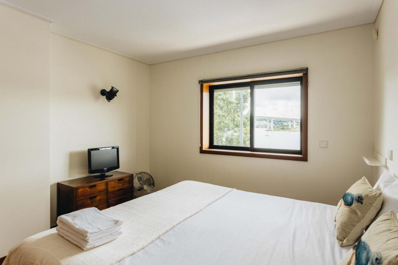 Riverfront Haven Family's Choice With Free Garage Appartement *