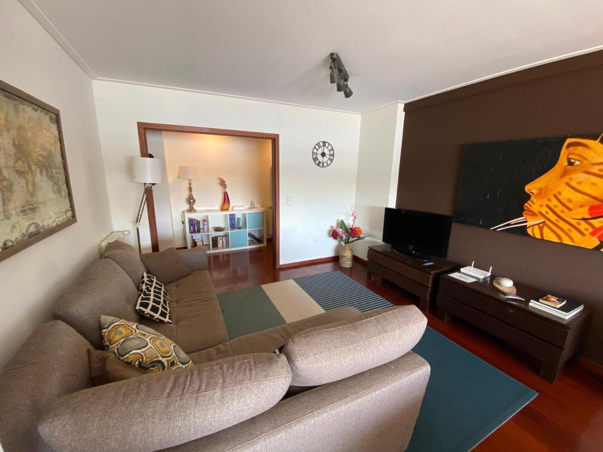 Appartement Riverfront Haven Family's Choice With Free Garage Oporto